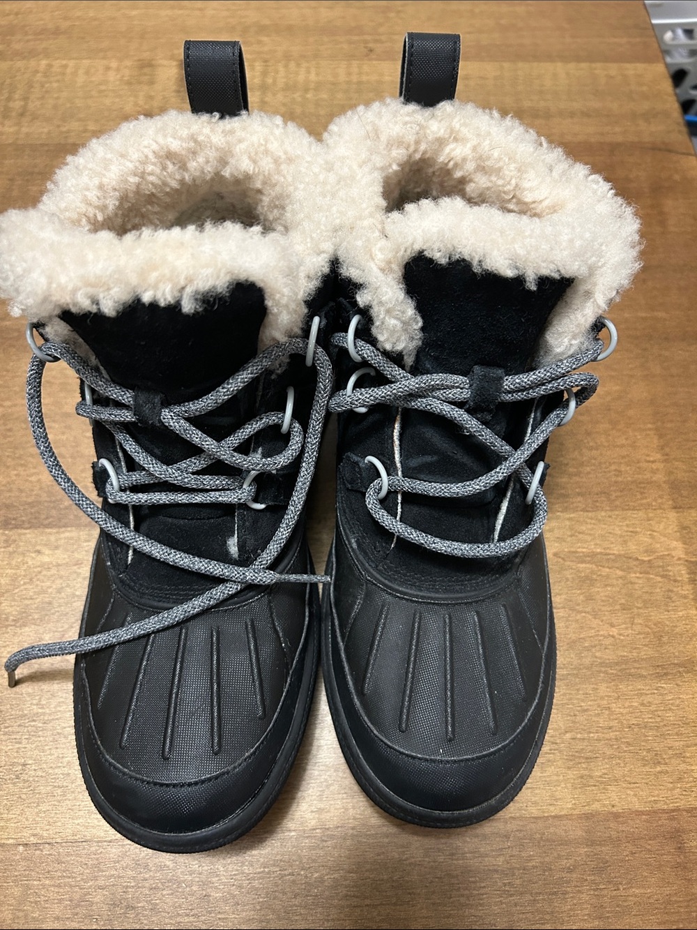 Nike Woodside Chukka 2- Up Boots with Cream Faux Fur Collar Size W9.5